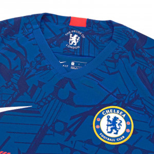 /A/J/AJ5529-495-7_imagen-de-la-Camiseta-manga-corta--futbol-primera-equipacion-Chelsea-fc-nike-breathe-stadium-2019-2020-azul_3_detalle-cuello.jpg