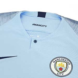 Camiseta Manchester City Stadium 18 - 19 - Camiseta Nike primera equipación Manchester City 2018 - 2019 - Azul Celeste - detalle cuello