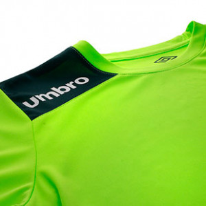 Camiseta fútbol Umbro Fight verde - Camiseta Umbro Fight manga corta - verde - detalle cuello