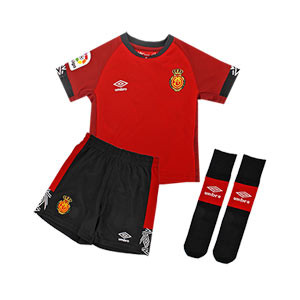 Equipación Umbro niño Mallorca 2019 2020 - Conjunto infantil Umbro primera equipación Mallorca 2019 2020 sin espónsor - roja y negra - frontal