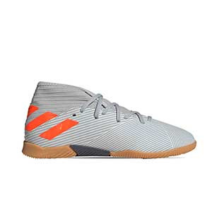 adidas Nemeziz 19.3 IN J - Zapatillas de fútbol sala para niño adidas suela lisa IN - grises y naranjas - pie derecho