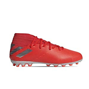 adidas Nemeziz 19.3 AG Junior - Botas de fútbol infantiles adidas AG para césped artificial - rojas - pie derecho